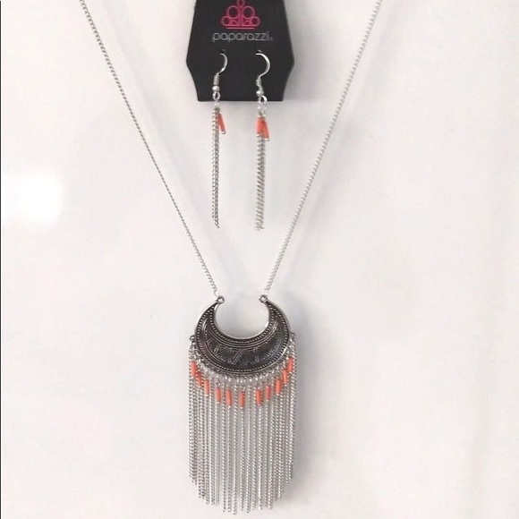 ✨3 for $10✨ Silver and orange necklace